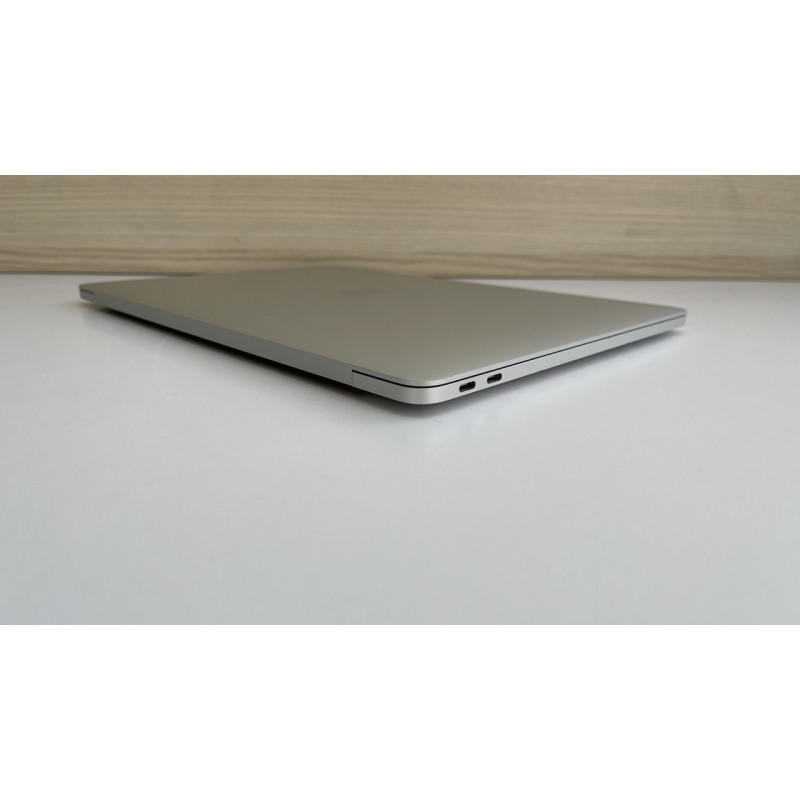 MacBook Pro 13 2017 Silver i7 2.5ghz 16/512